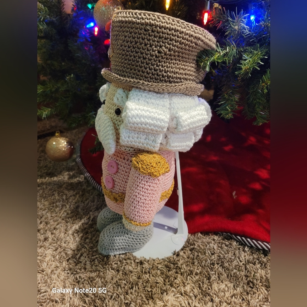 Handmade nutcracker - Picture 2 of 2